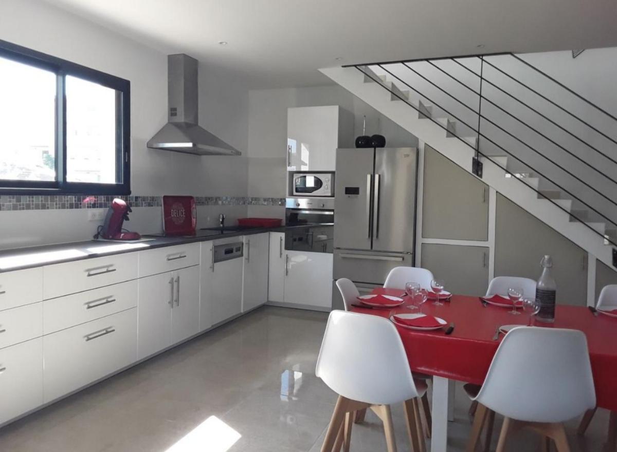 Villa En Bord De *