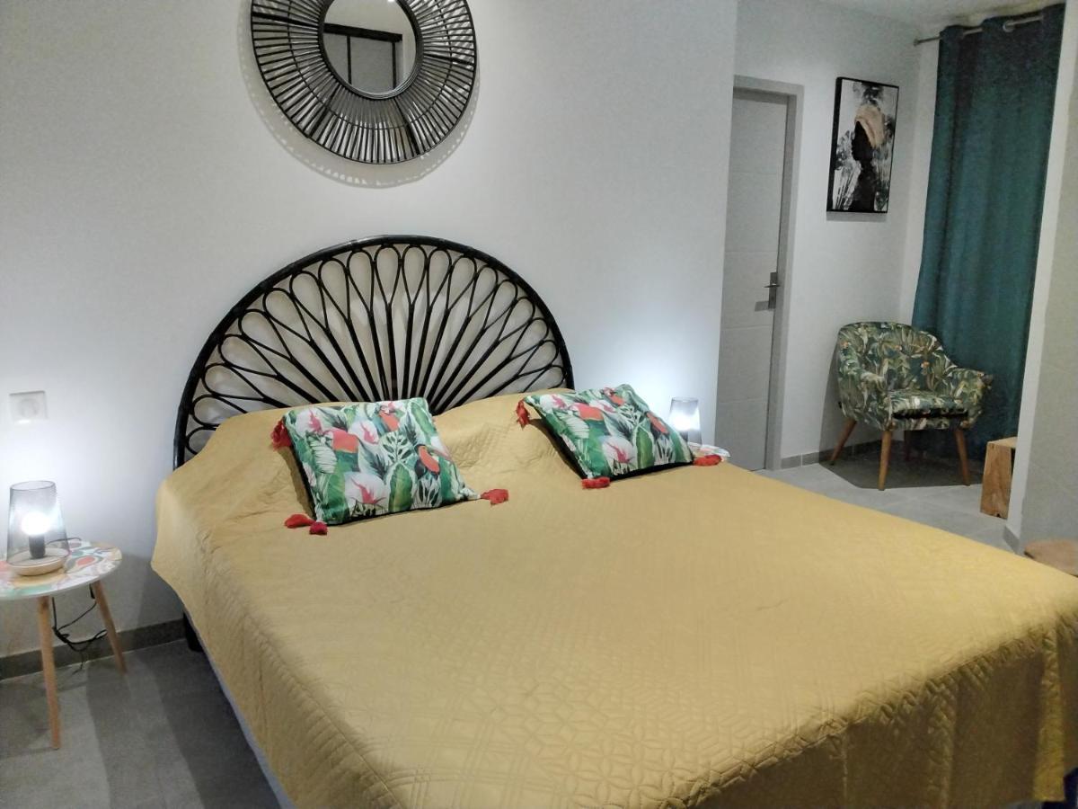 Villa En Bord De *